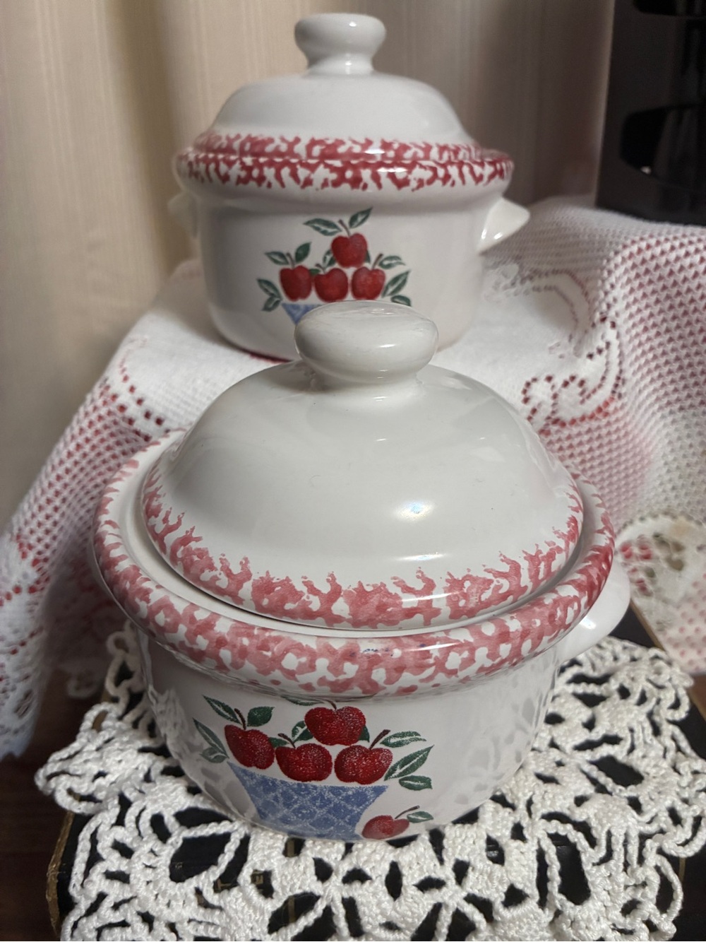 White Ceramic Lidded Crocks with Red Apple Design Sponge-wear set of 2